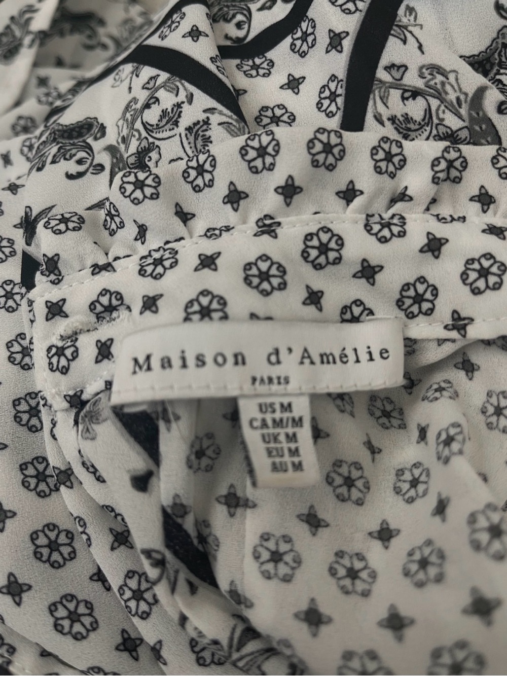 Maison D’Amélie Paris Pintuck Ruffle Collar Long Sleeve Blouse Top Size M - Picture 2 of 3